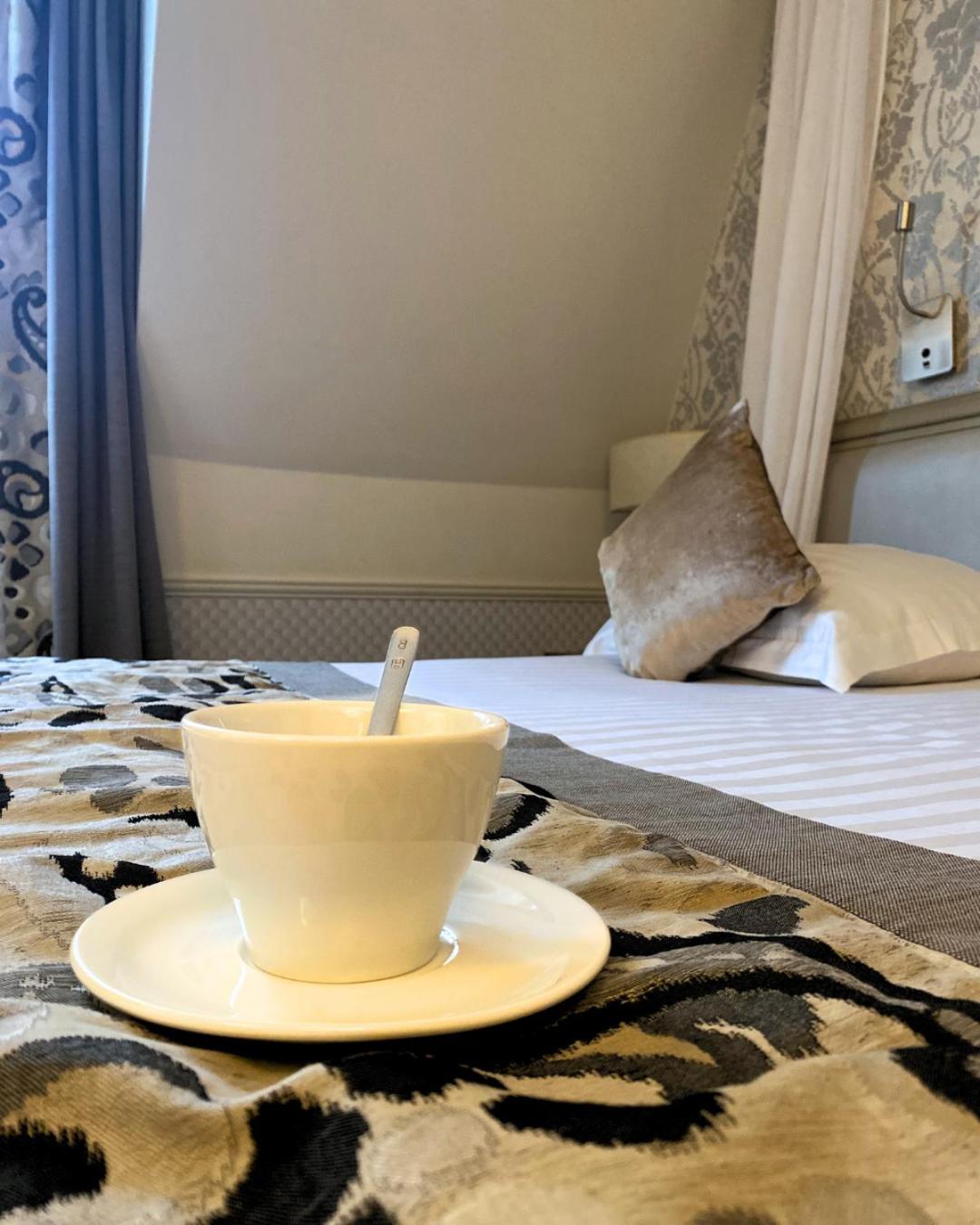Hotel Monceau Wagram Paříž Pokoj fotografie