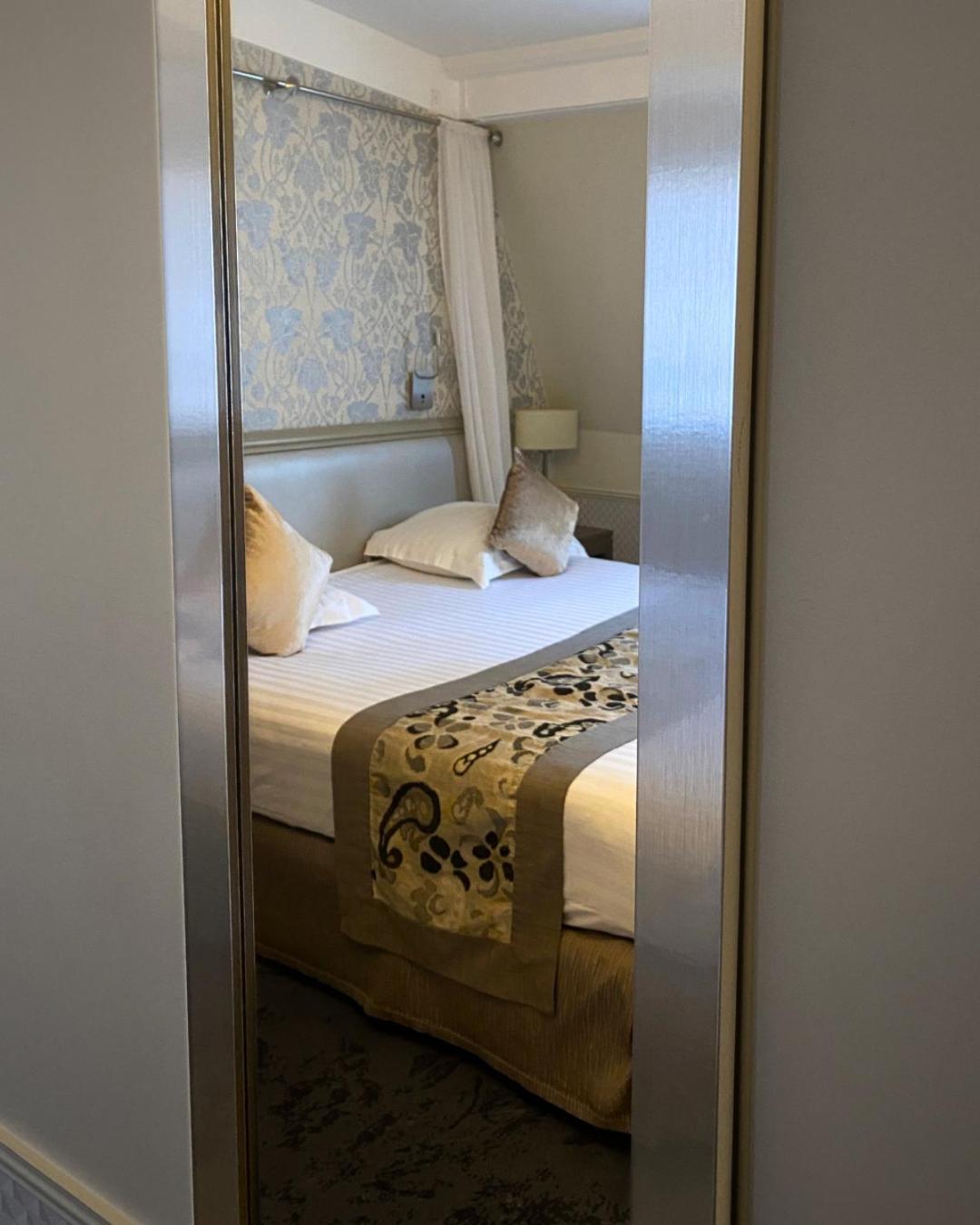 Hotel Monceau Wagram Paříž Pokoj fotografie