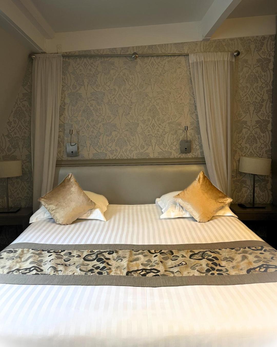 Hotel Monceau Wagram Paříž Pokoj fotografie